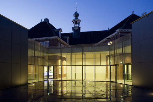 Graphic-Design-Museum_Breda(inner-court)_Hans-van-Heeswijk-architects.LOWRES