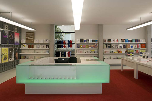 Graphic-Design-Museum_Breda(museum-shop)_Hans-van-Heeswijk-architects.LOWRES