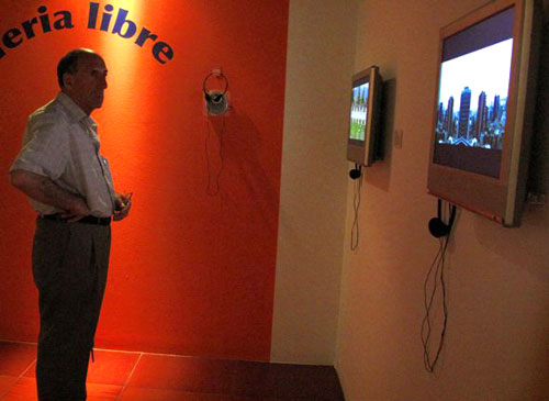 Diego Arteaga / Bipolar Quito, 2009-2010 / Video / 6 min.