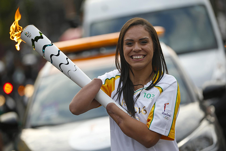 Tocha Olímpica Rio2016: diseño industrial, identidad y símbolo en movimiento