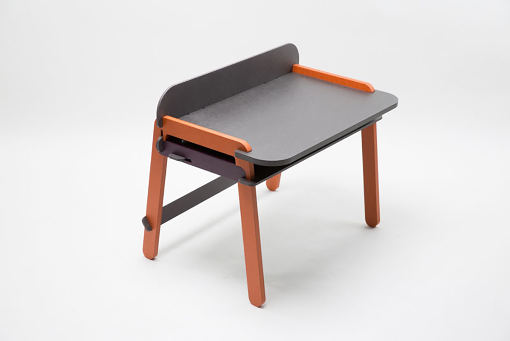 Childreen Table and Chair Set: mobiliario infantil desmontable en Valchromat