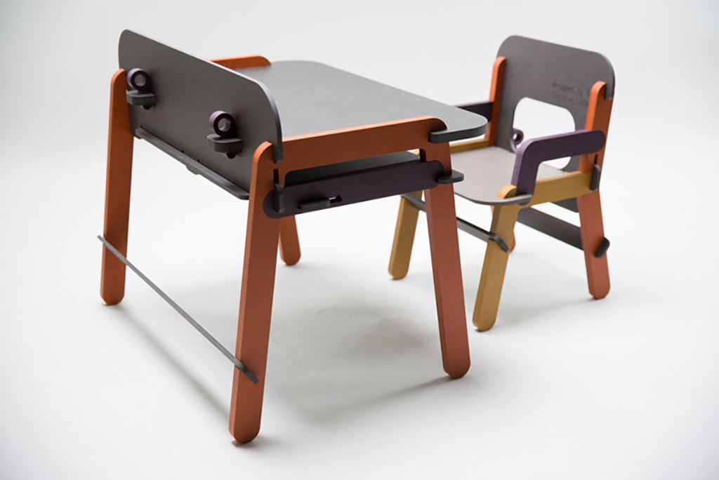 Childreen Table and Chair Set: mobiliario infantil desmontable en Valchromat