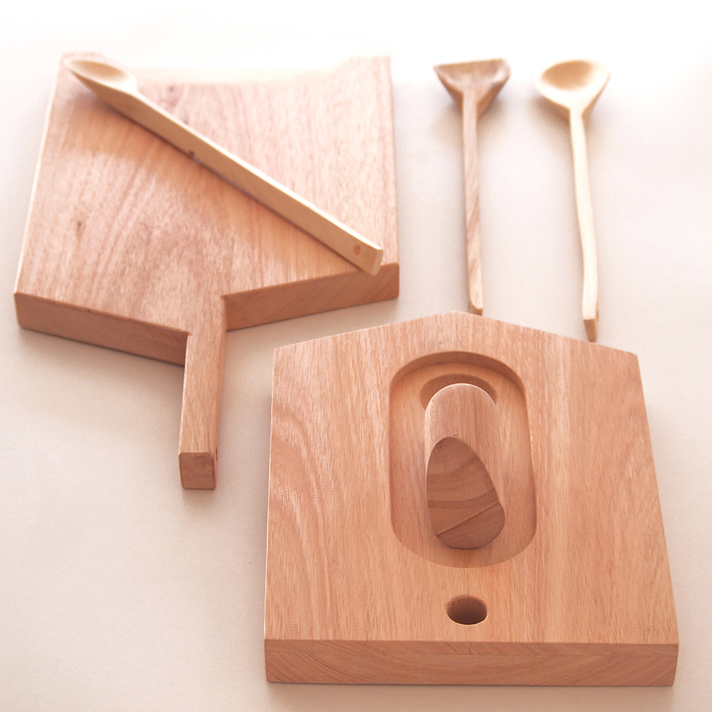 Cook: utensilios de cocina compactos en madera con diseño multifuncional