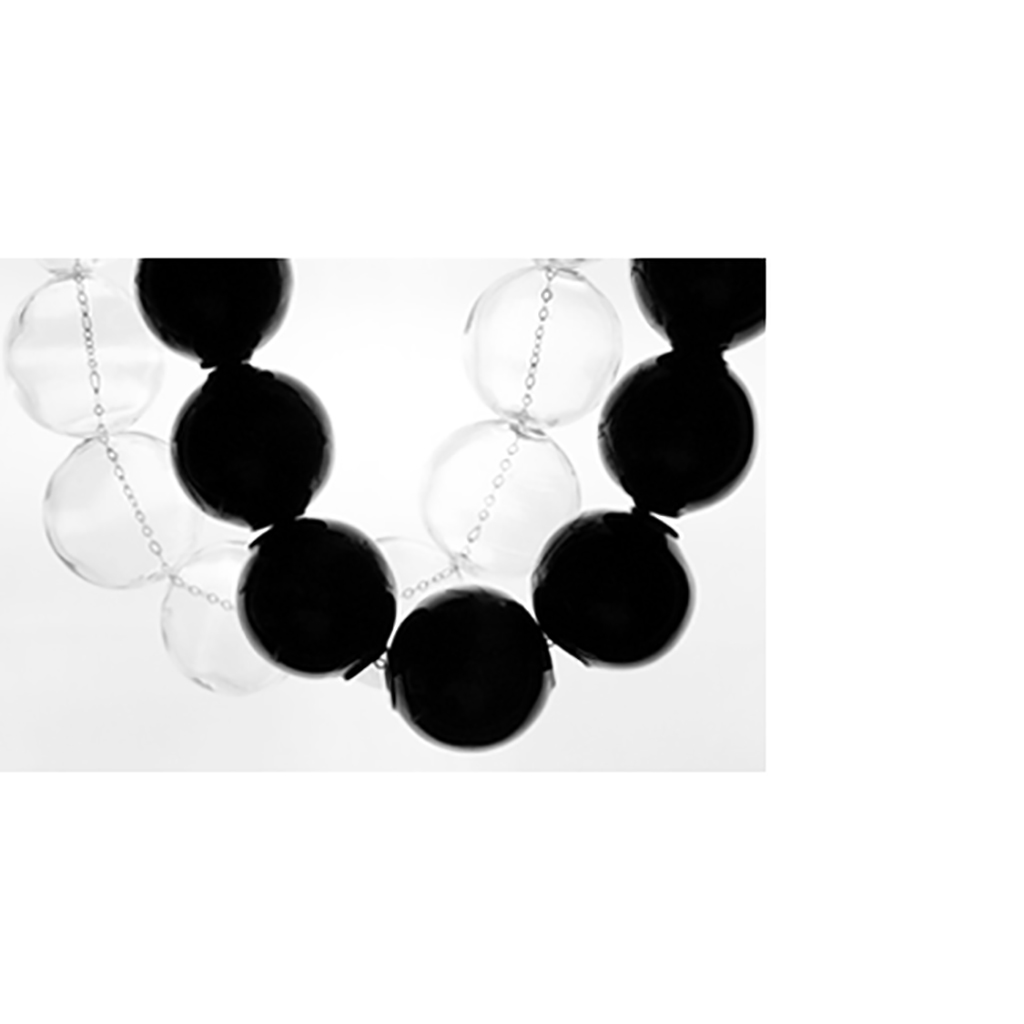 Destellos de Luz: vidrio soplado para modelar transparencia y resplandor