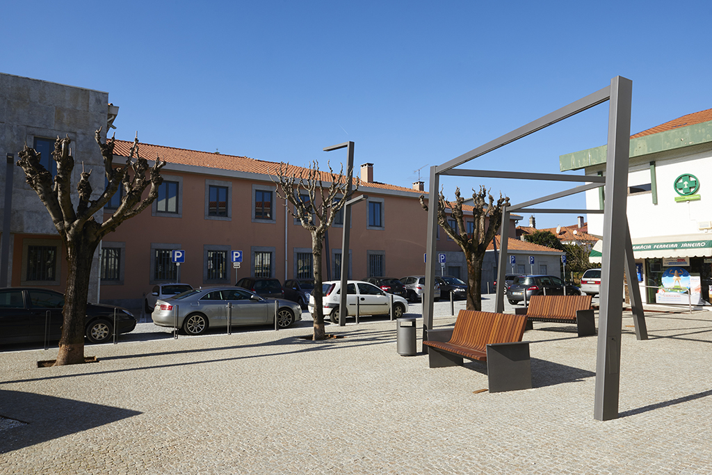 Ária – Bancos: mobiliario urbano con ergonomía de cine-teatro clásico