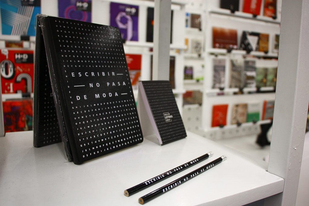 Stand de la Universidad Autónoma de San Luis Potosí para la Feria del Libro de Guadalajara 2015