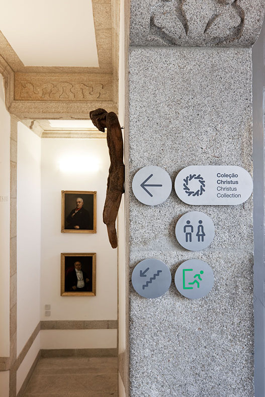 Torre dos Clérigos: restauración patrimonial y recorrido panorámico en Oporto