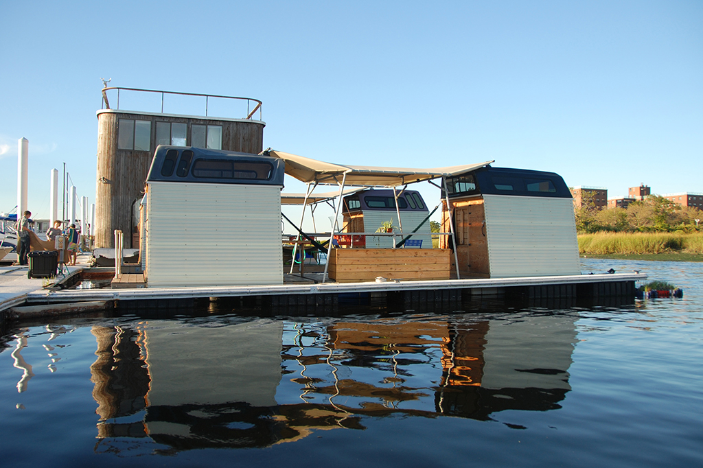 Truck-A-Float: campamento flotante modular para vida urbana sustentable