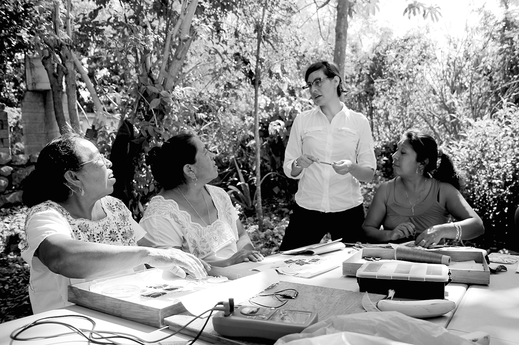 Yuca_Tech: Energía hecha a mano